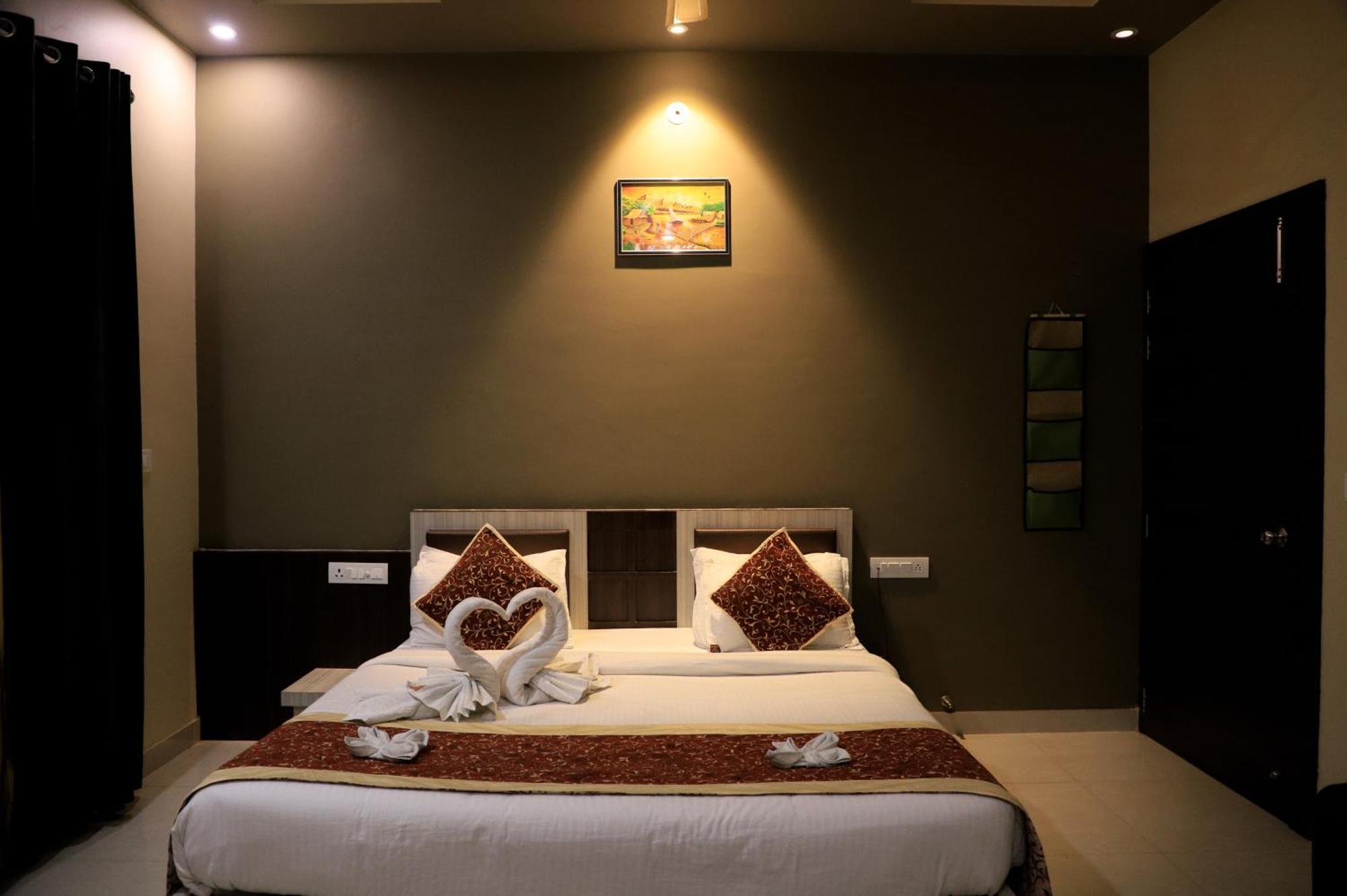 Hotel Pushkar Legacy Esterno foto